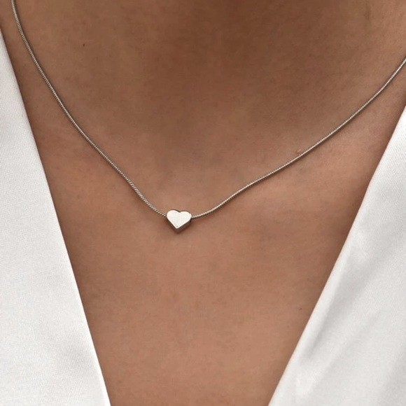 mam262 Jewelry - Silver Heart Necklace